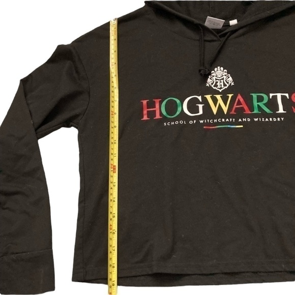 HARRY Potter Hogwarts cropped hooded sweatshirt - Picture 3 of 6